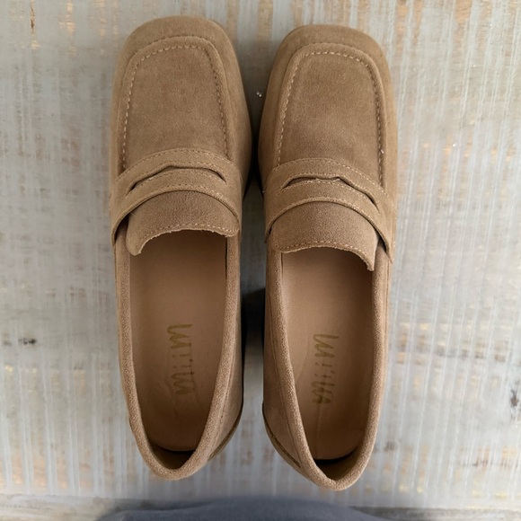 Womens Tan Suede Platform Loafers - Classic Chunky Heel - Picture 2 of 4